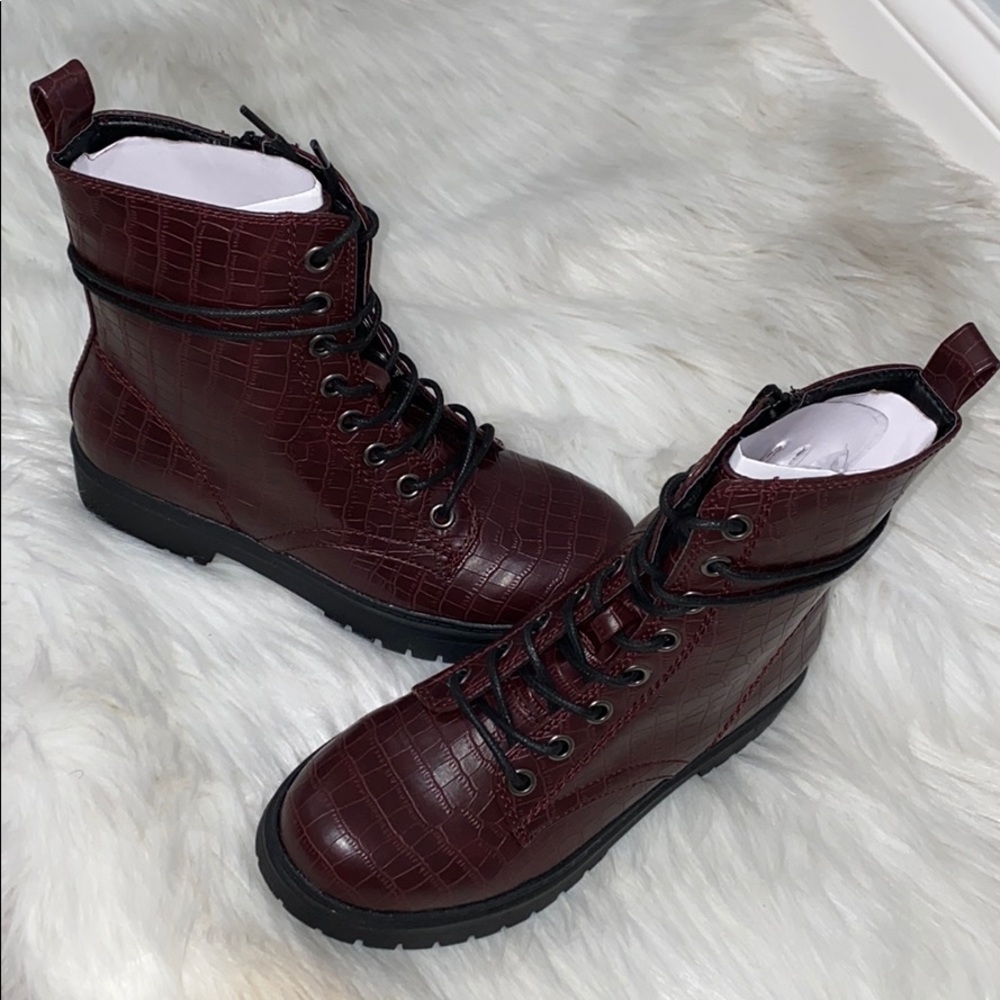✨NEVER WORN✨ Crocodile Combat Boots
